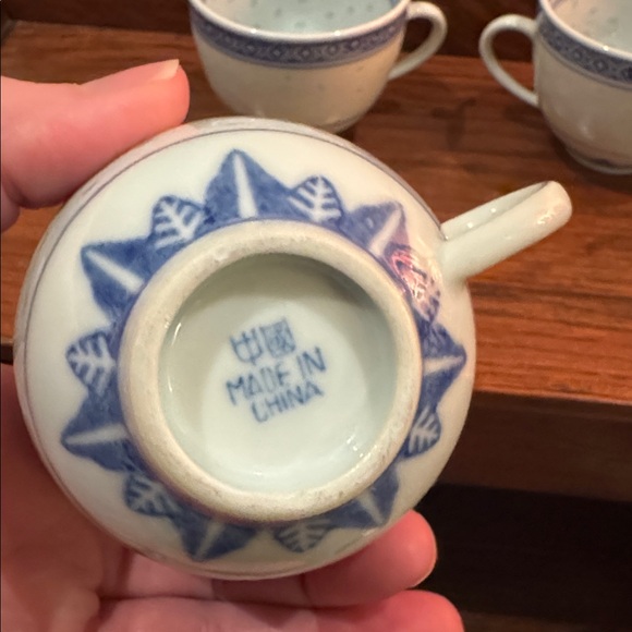 VTG Set of 4 JingDeZhen “Rice Eye” Elegant Blue & White Tea Cup Collection - Picture 3 of 8